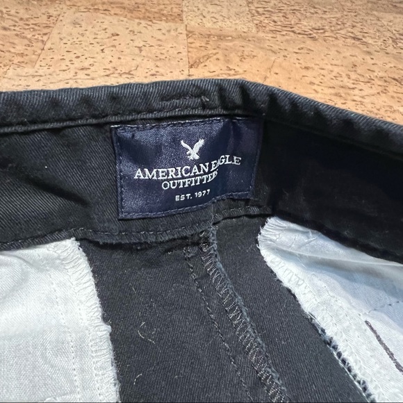 American Eagle - Midi Stretch Black Shorts - Picture 7 of 8